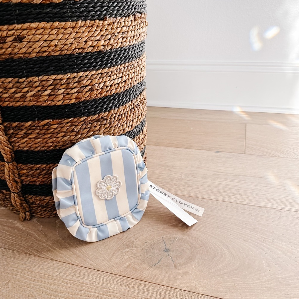 Rare Stoney Clover Lane Hydrangea Ruffle Small Pouch NWT